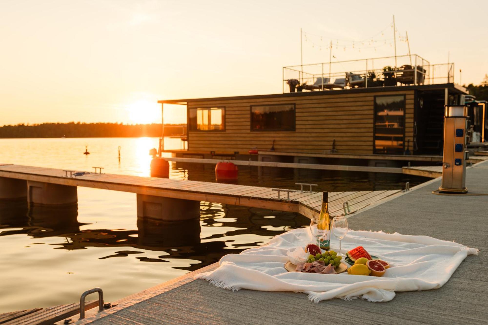 Domek Na Wodzie - Houseboat -Sauna, Taras Na Dachu, Dwie Sypialnie Mikołajki Zewnętrze zdjęcie